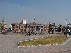 Archivo:Explanada de los Heroes