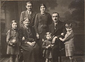 Archivo:Holocaust family Glaser