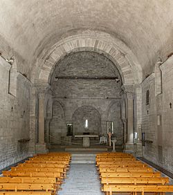 Archivo:Interior Santa Maria de Porqueres