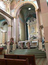 Archivo:Interior del Santuario de la Virgen fue Guadalupe en Uriangato