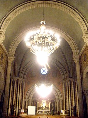 Archivo:La Felguera (Langreo) - Iglesia de San Pedro 12