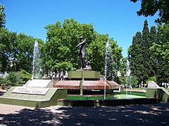 Archivo:Monumento a Leandro Gómez - Plaza Constitución - Paysandú