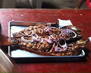 Archivo:Pescado Sarandeado Ramadas Boca de Tomates