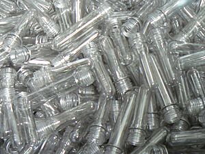 Archivo:Plastic bottles before processing