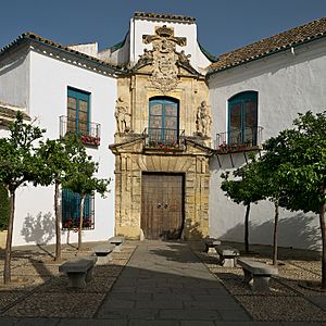 Archivo:Portada del Palacio de Viana, Córdoba