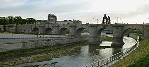 Archivo:Puente de Toledo (Madrid) 04b