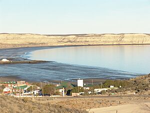 Archivo:Puerto Pirámides y Golfo Nuevo