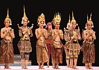 Archivo:Royal Ballet Camboda Apsara Mera