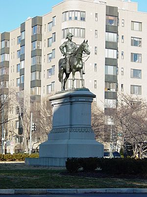 Archivo:Statue of Winfield Scott by Henry Kirke Brown (Scott Circle, Washington DC, 2006)