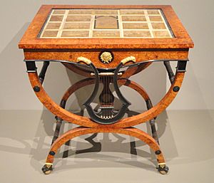 Archivo:Table, c. 1800, after a design by Friedrich Gilly, Berlin, burl maple, fir or pine, bronze, and marble - Art Institute of Chicago - DSC09908