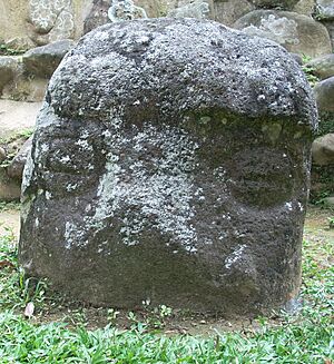 Archivo:TakalikAbajMonument65