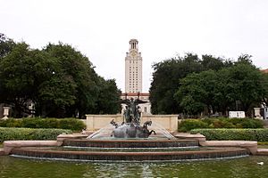 Archivo:The University of Texas at Austin - Littlefield Fountain and Main Building