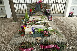 Archivo:Tomb-of-Antonio-Machado-in-Collioure-01