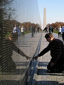 Archivo:Vietnam Memorial - Washington