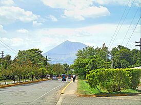 Volcán San Cristobal Visto Desde La Hightway De Chichigalpa.JPG