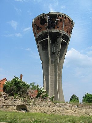 Archivo:Vukovar turm