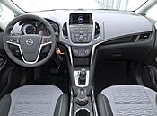Archivo:2012 Opel Zafira dashboard