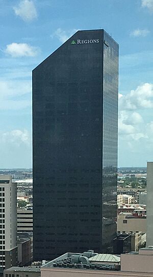 Archivo:400 Poydras New Orleans