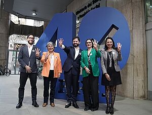 Archivo:40horas (cropped)