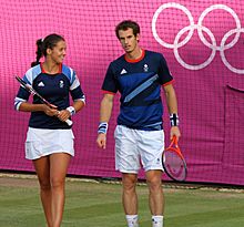 Archivo:Andy Murray and Laura Robson -Wimbledon, London 2012 Olympics-3Aug2012-c