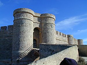 Archivo:Castillo, puerta principal