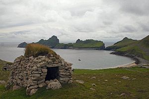 Archivo:Cleit above Village Bay
