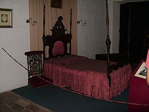 Archivo:Dormitorio casa de la ind3pendencia