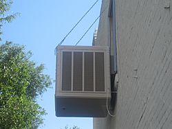 Archivo:Evaporative cooler, CO, IMG 5681