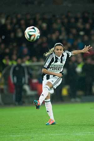 Archivo:Football against poverty 2014 - Marta