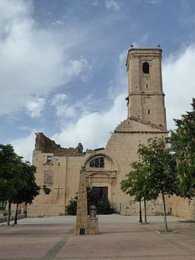 Iglesia de la Virgen del Castillo (Camarillas) 01.jpg