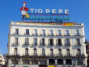 Archivo:Madrid - Puerta del Sol, Tío Pepe 1
