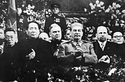 Archivo:Mao, Bulganin, Stalin, Ulbricht Tsedenbal
