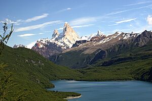 Archivo:Monte Fitz Roy