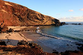 Ovahe Beach - Easter Island (5962068471).jpg