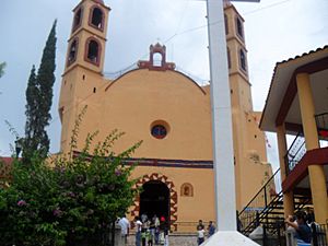 Archivo:Parroquia de San Mateo Apostol y Santuario del Señor de Tila