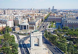 Archivo:Plaza Moncloa