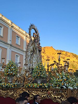 Archivo:Procesion Virgen Merced Huelva