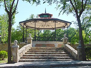 Archivo:Templete del Parque Municipal de Brunete