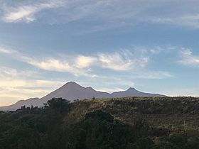 Volcanes de Colima, México.jpg