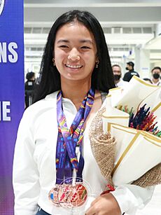Alex Eala (cropped).jpg