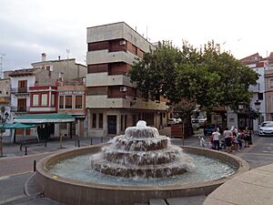 Archivo:Altura. Plaza de la Cueva Santa. Fuente