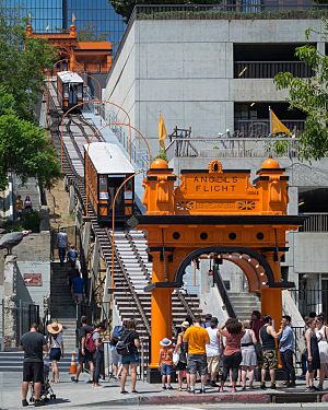 Archivo:Angels Flight after reopening in September 2017