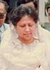 Archivo:Begum Khaleda Zia with Prime Minister of India Chandra Shekhar Singh at Zia International Airport in Dhaka (cropped)