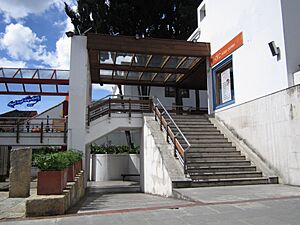 Archivo:Bogotá - Hacienda Santa Bárbara