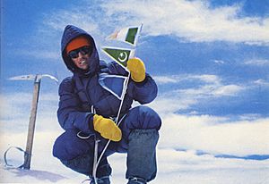 Archivo:Bonatti Gasherbrum IV summit