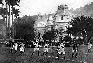 Archivo:Brazil v Exeter City (1914)