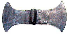 Archivo:Bronze Ax Messara Crete