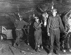 Child coal miners (1908) crop.jpg