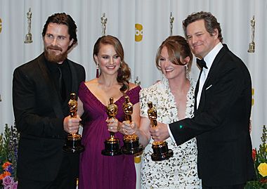 Archivo:Christian Bale, Natalie Portman, Melissa Leo and Colin Firth 2011