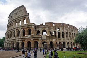 El Coliseo romano. En estos lugares era donde se celebraban los combates de gladiadores, y se arrojaban leones que devoraban a los esclavos, lo que constituía el entretenimiento del pueblo.